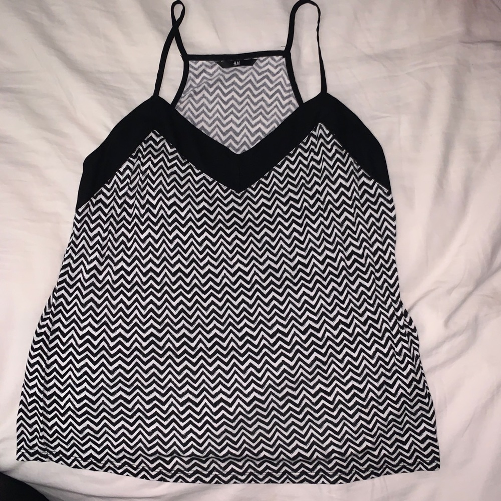 Chevron tank top with k v-neckline.